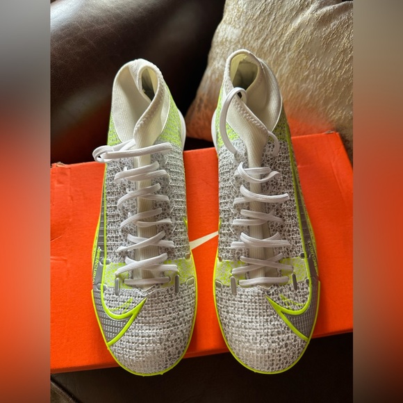 Mercurial Superfly 8 Academy Metallic Silver Turf shoes - Picture 4 of 6